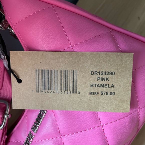 NWT Steve Madden Pink Quilt Btamela Bag w. Air Pod Case - Picture 3 of 3